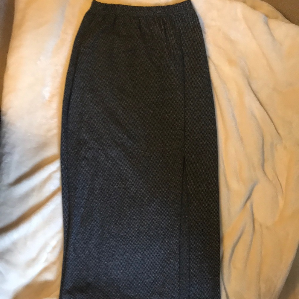 Woman’s casual skirt - S